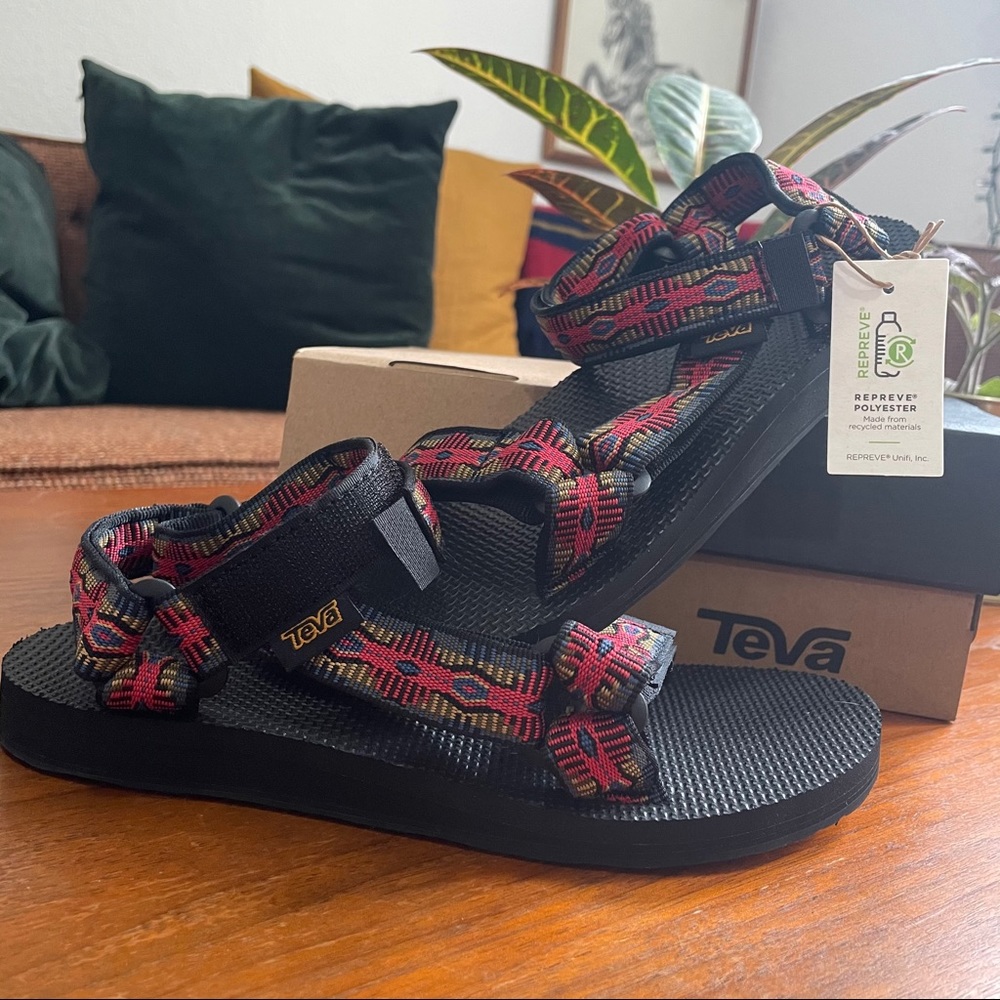 Women’s Teva Sandals size 6